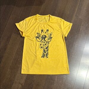 Yellow Giraffe Graphic T-Shirt